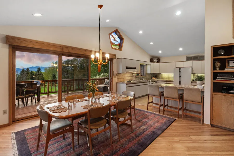Livingston Montana Vacation Rental Home Valley View Lodge living room