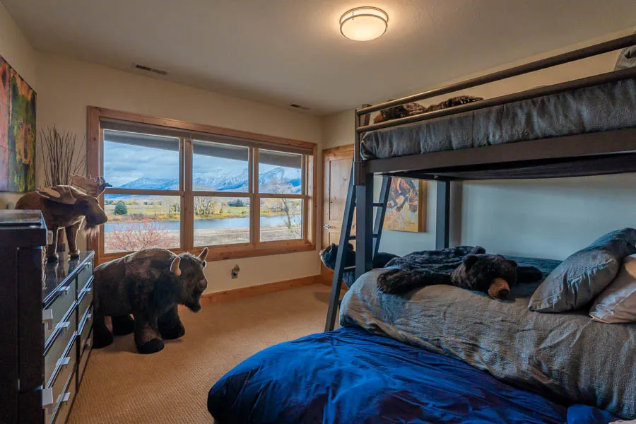 Paradise Valley MT Rental Home bedroom