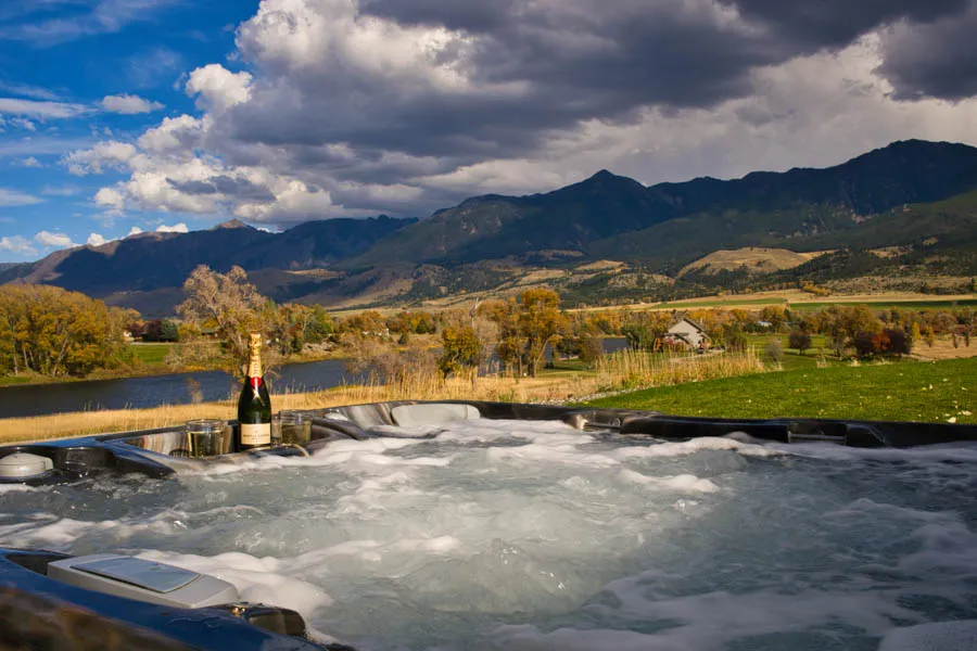 Yellowstone River Vacation Rental hot tub