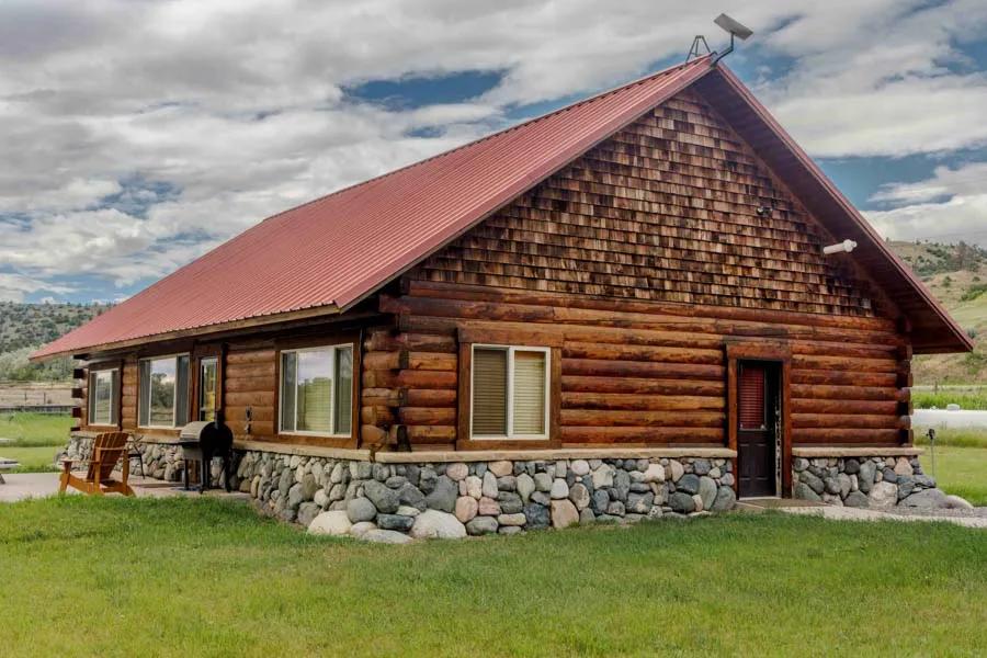 Paradise Valley Vacation Rental Yellowstone Crest Lodge outside