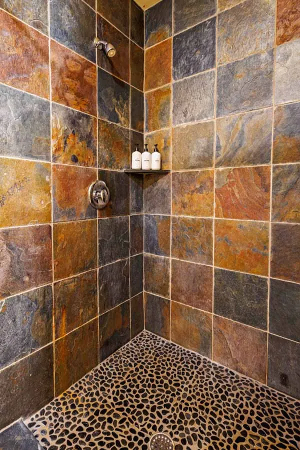 Yellowstone Crest Lodge Livingston Vacation Rental shower