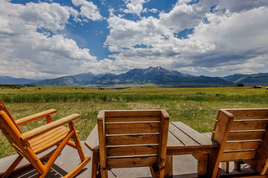 Yellowstone River Rental Home Yellowstone Trail Lodge outside chairs