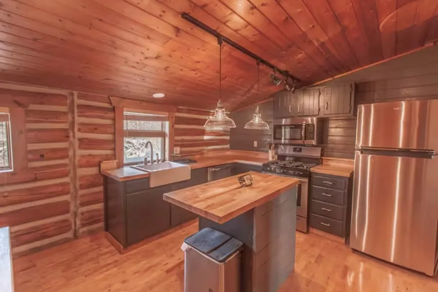 Creekside Cabin at Erik's Ranch