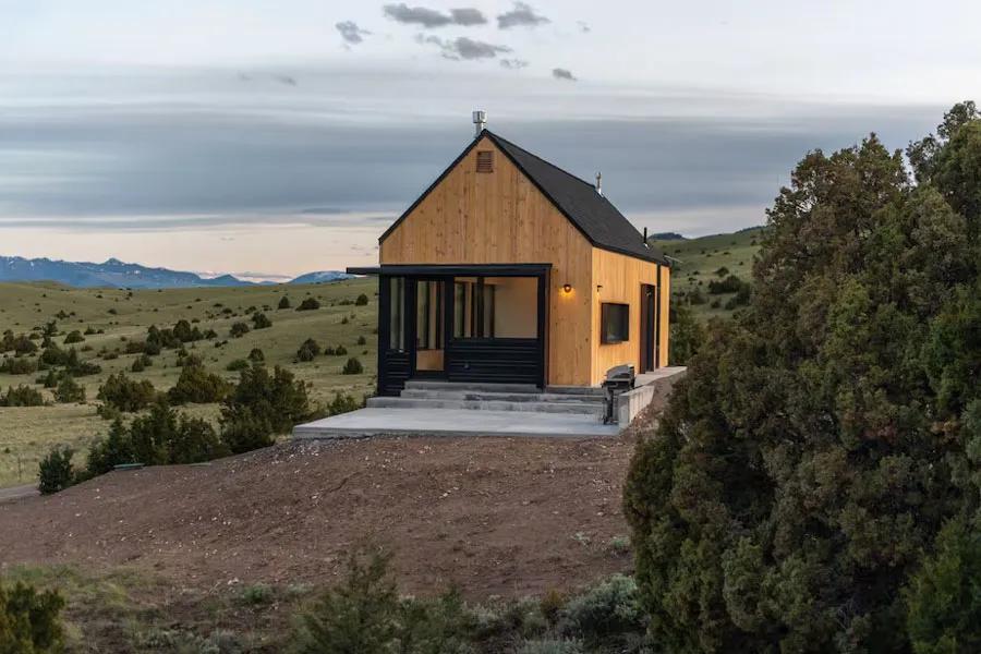 Meredith's House Erik's Ranch &amp; Retreat outside