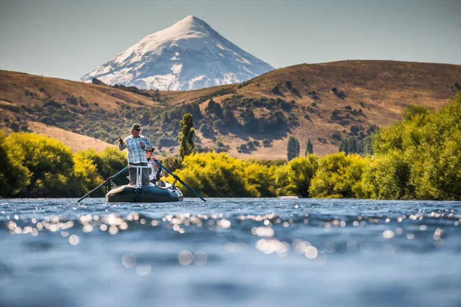 Floating fishing Argentina on the Chimehuin