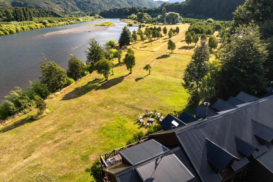 One of the original lodges in this region of Chile, guests at the Rio Palena Lodge will enjoy a variety of float fishing options. From the canyon of the Rio Palena to heli-fishing to remote lakes, anglers who desire to fish from boats will find few the program at Rio Palena second to none. 