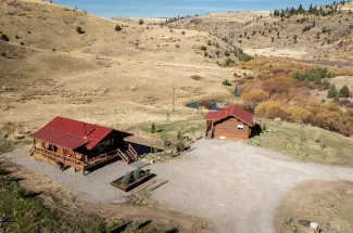 Bear Trap Canyon Cabins