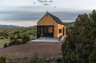 Meredith's House Erik's Ranch & Retreat outside