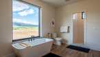 Vacation Rental Home in Paradise Valley Double MM Ranch tub