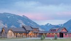 Emigrant Peak Lodge Paradise Valley vacation rental outside