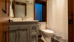 Yellowstone River vacation rental home Emigrant Peak Lodge bathroom