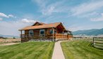 Montana Vacation Rental Home in Paradise Valley Horseshoe Ranch outside