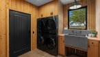 Paradise Valley Vacation Rental Home Lodge at Elbow Creek laundry