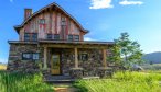 Paradise Valley Montana Vacation Rental Home New Moon Lodge outside