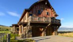 Paradise Valley Montana Vacation Rental Home New Moon Lodge outside