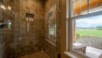 Trout House Livingston Vacation home shower