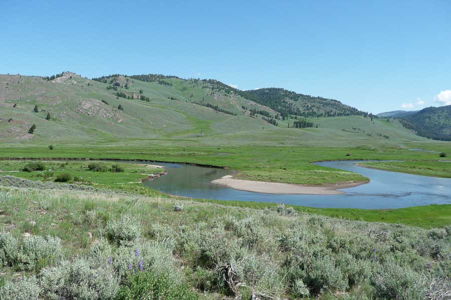 August brings low, clear water to the Lamar Valley