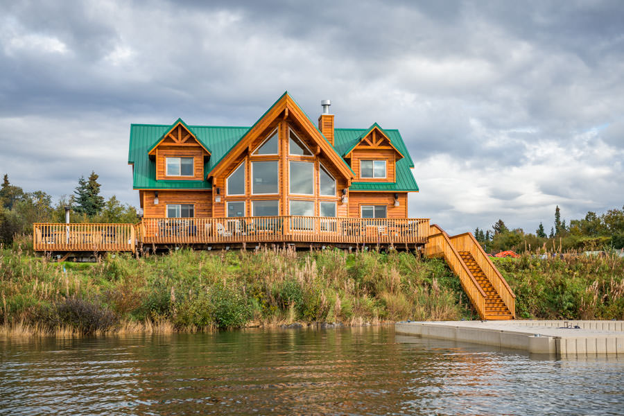 Intricate Bay Lodge on the banks of Lake Iliamna
