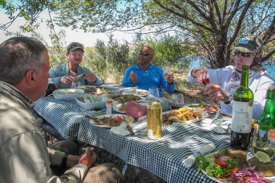 Lunch on the river, Argentina style!