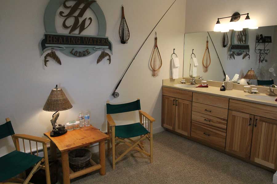 Guest Room Montana Fly Fishing Guides, Montana Fly Fishing Lodges