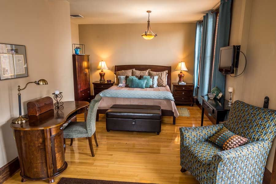 Murray hotel living room and bedroom