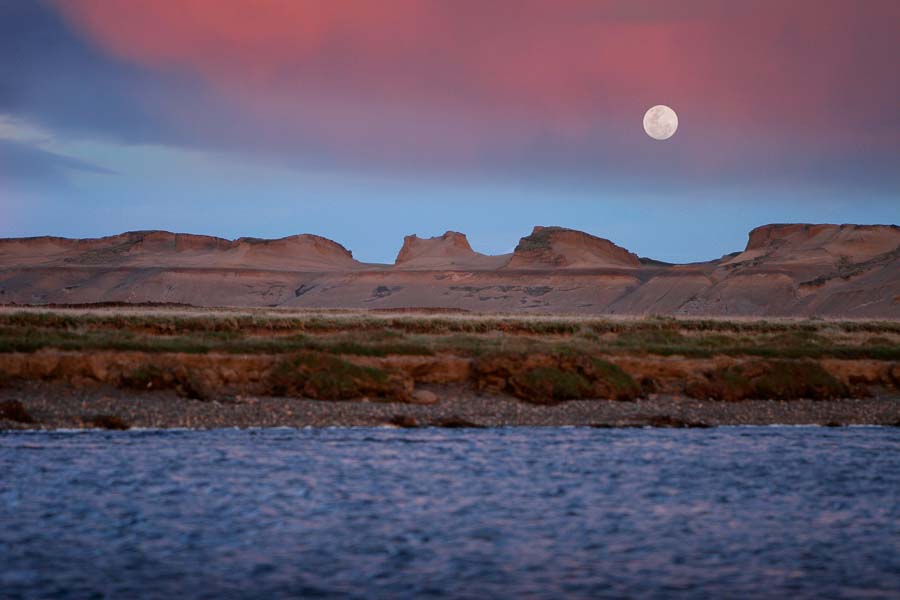 Villa Maria Sunset Montana Angler Fishing Travel