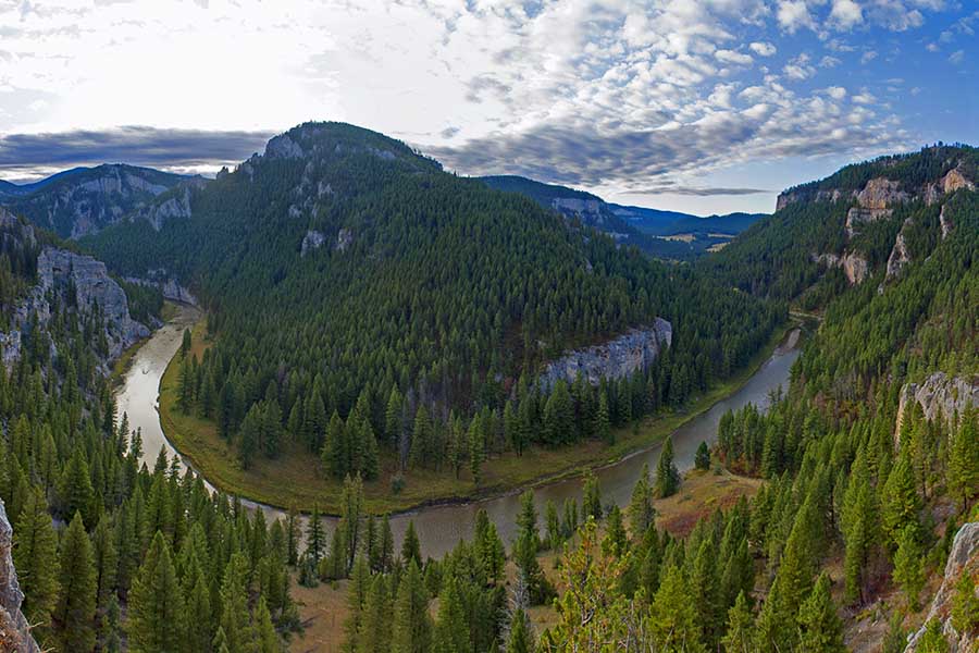mountain range on smith river