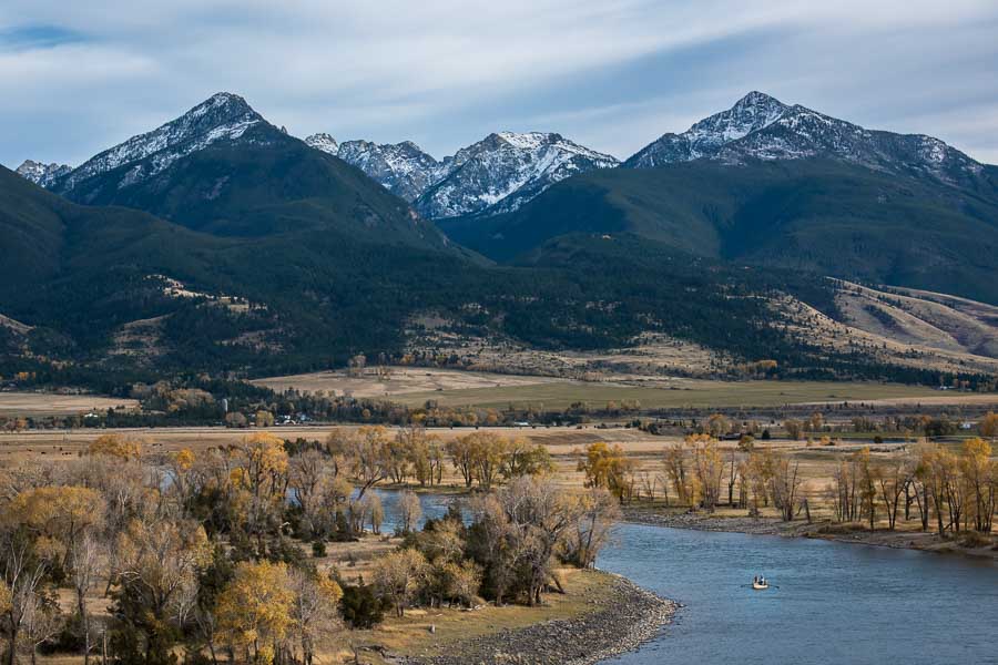 Yellowstone fishing lodge Luxury Montana Lodge
