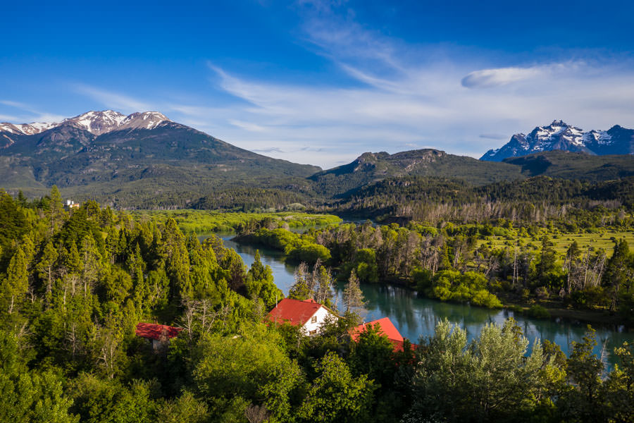 El Encuentro Lodge Argentina El Encuentro Lodge overlooks the Futaleufu River and the Andes Mountain Range