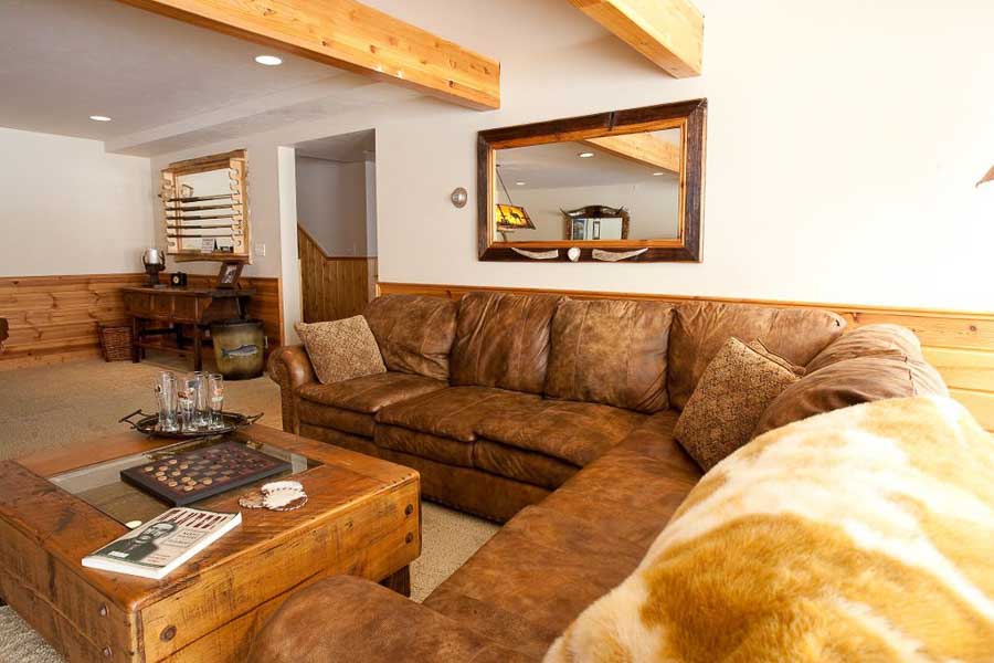 Moose Landing Living Room Montana Angler, Montana Fishing Vacations