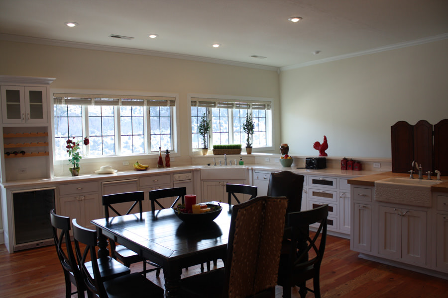 Yellowstone National Park Vacation Home Gourmet Kitchen