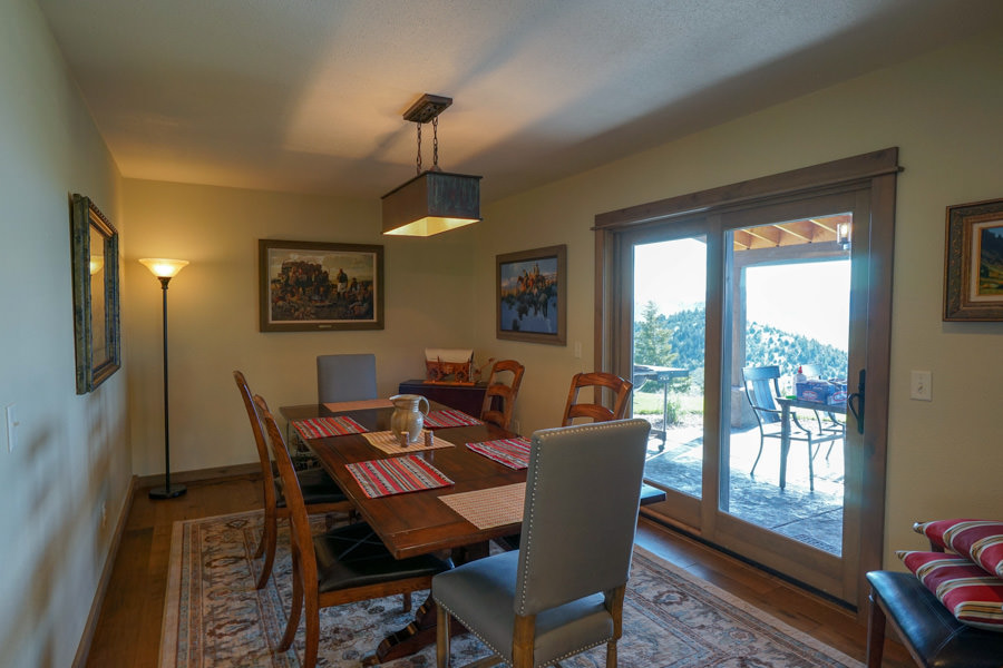 Hollowtop dining Montana Fly Fishing, Montana Fly Fishing Guides