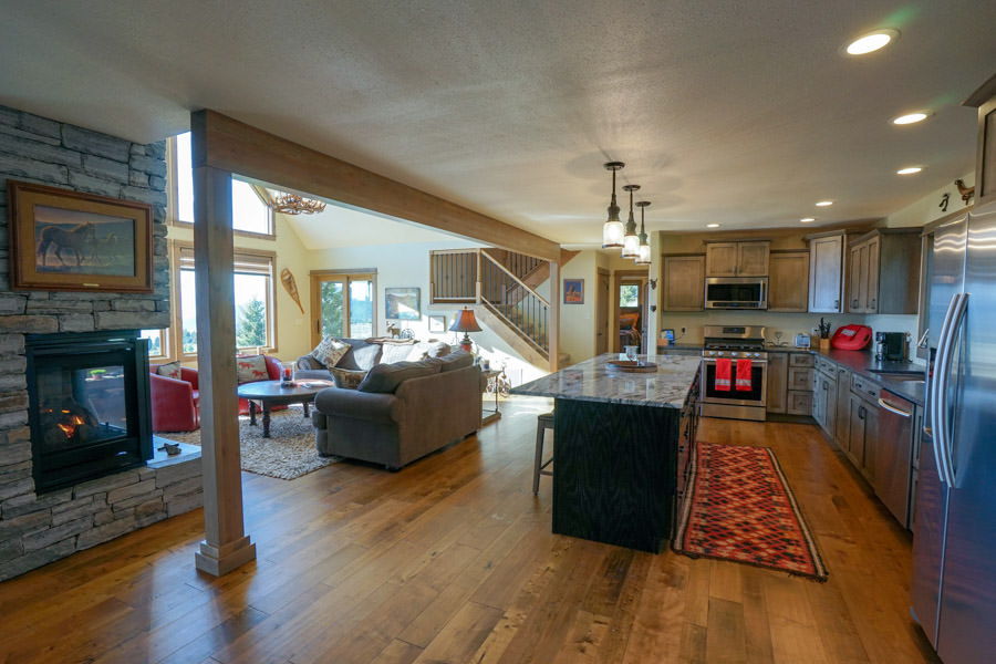 Hollowtop Great Room Montana Fly Fishing, Montana Fly Fishing Guides