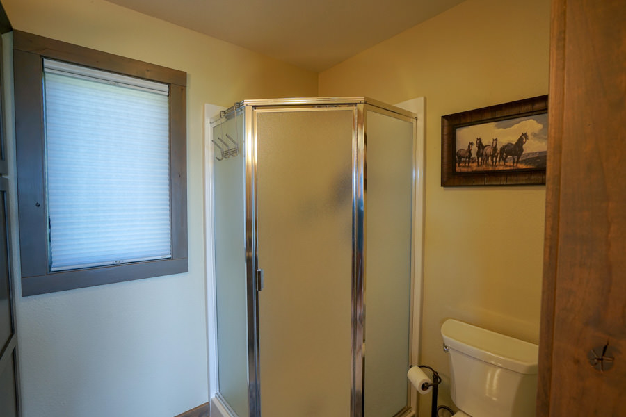 Hollowtop Shower Montana Fly Fishing, Montana Fly Fishing Guides