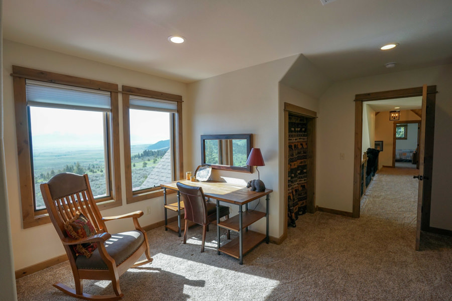 Hollowtop Upstairs Room Montana Fly Fishing, Montana Fly Fishing Guides