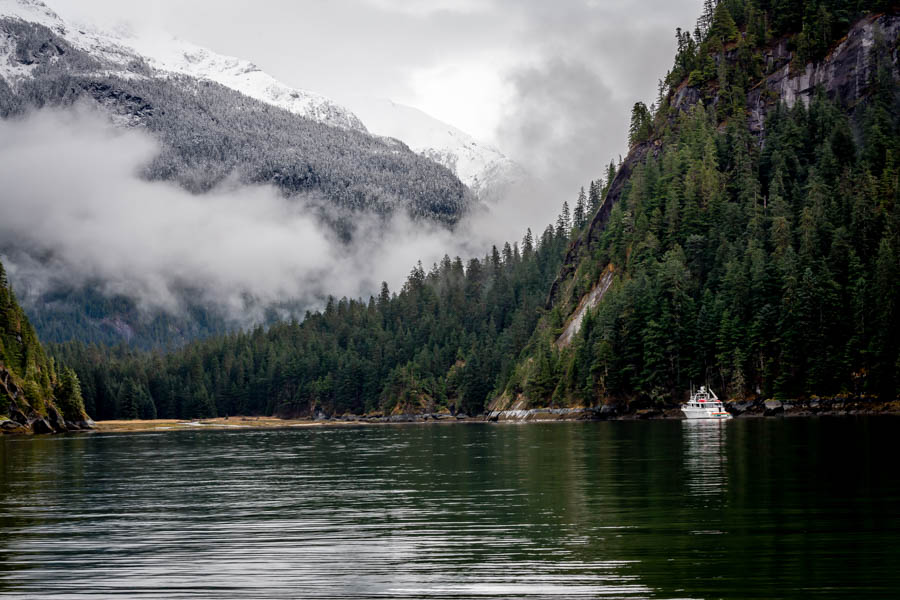 Viaggio yacht Alaska Home for the night. Tranquil coves with stunning backdrops are the norm each day when back on the Viaggio