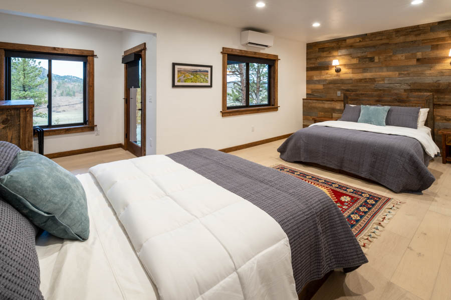 Missouri Cliffs Lodge bedroom