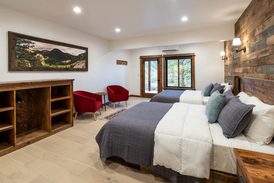 Missouri Cliffs Lodge bedroom