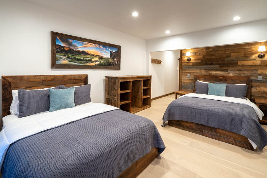 Missouri Cliffs Lodge bedroom 2