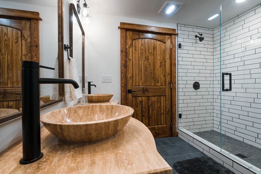 Missouri Cliffs Bathroom