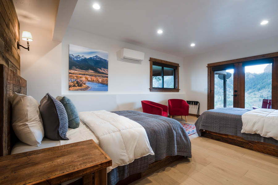 Missouri Cliffs Bedroom 1