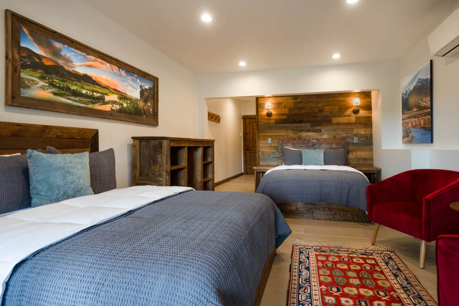 Missouri Cliffs Lodge Bedroom 2