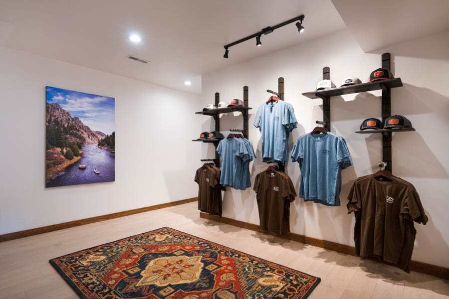 Missouri Cliffs Lodge shirts