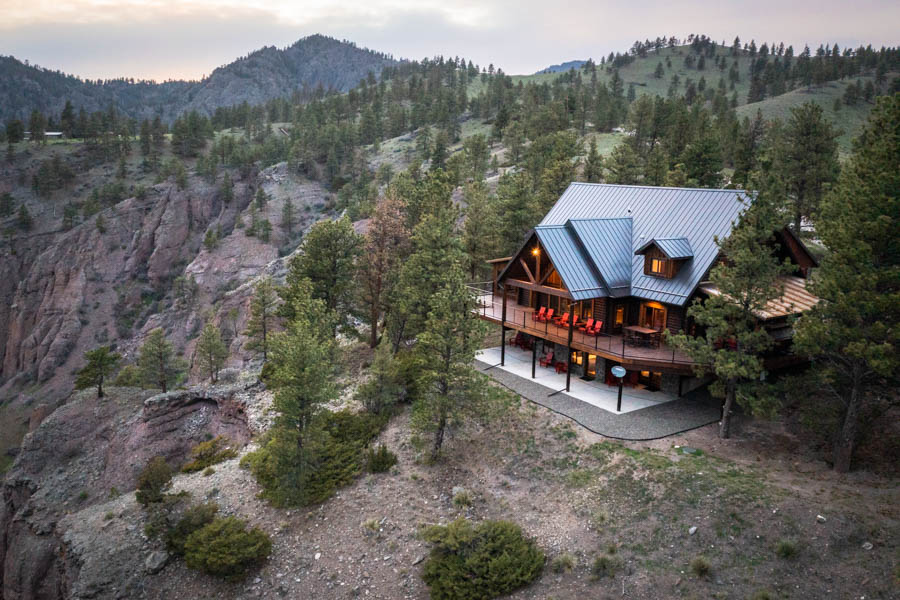 Missouri Cliffs Lodge evening