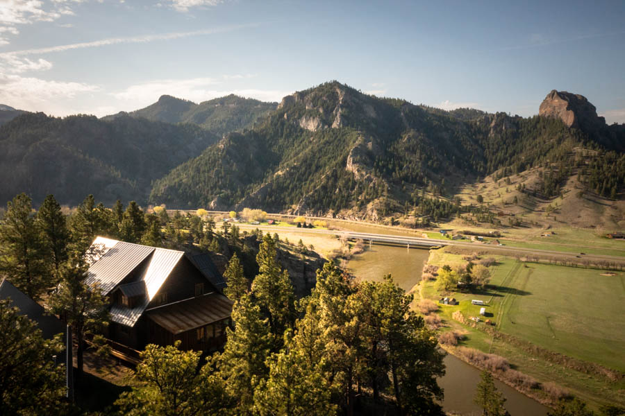 Missouri River Fishing Lodge