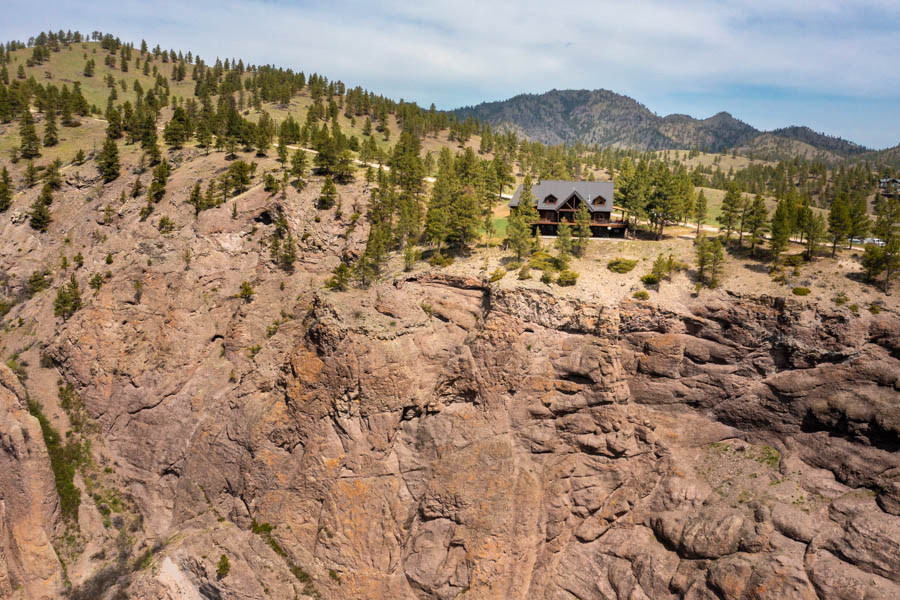 Missouri River Fishing Lodge and Cliffs