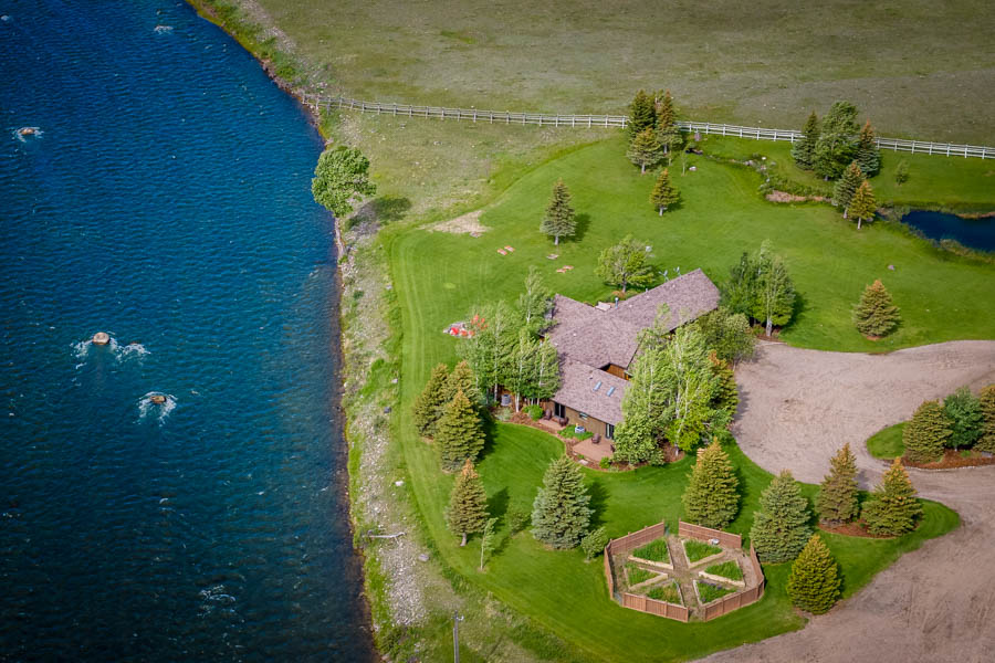 Madison River Lodge garden