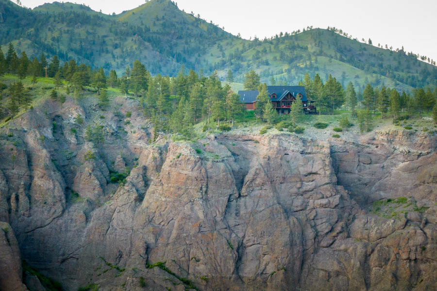 Missouri Cliffs Lodge cliffs