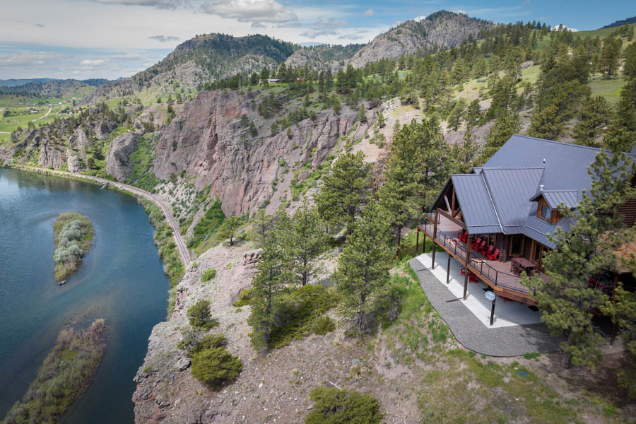 Missouri Cliffs Lodge overlook river