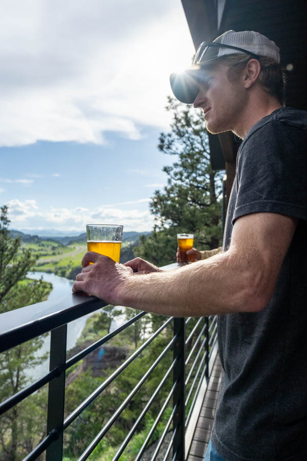 Missouri Cliffs Lodge deck overlook 2